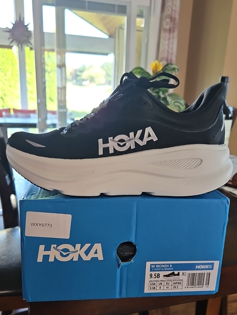 HOKA Women's Bondi 9 Running Shoe - Black/White